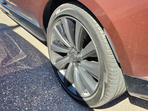 Used 2023 Land Rover Range Rover SV image 5