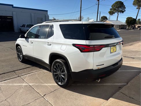 Used 2023 Chevrolet Traverse RS image 4