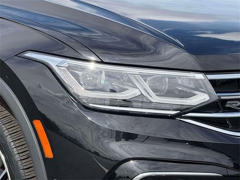 Used 2024 Volkswagen Tiguan SEL R-Line image 8