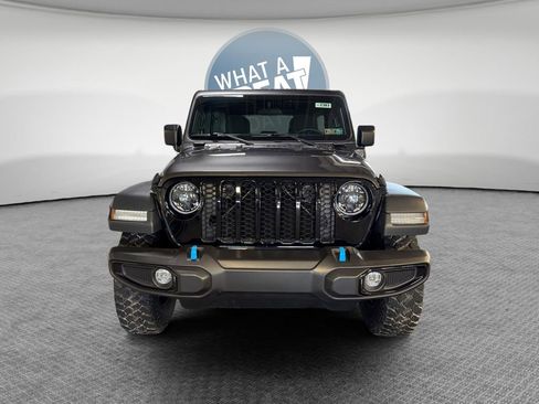 Used 2023 Jeep Wrangler Unlimited w/ Cold Weather Group AWD/4WD image 9