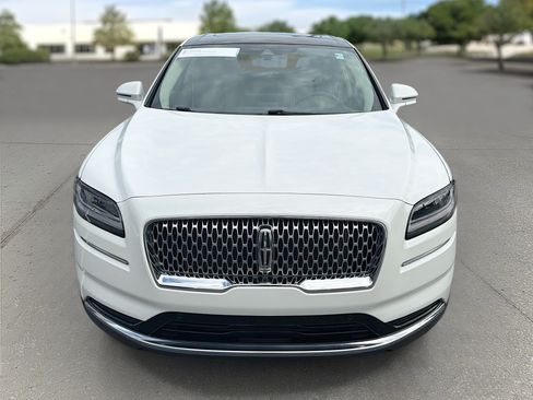 Certified 2021 Lincoln Nautilus Reserve w/ Equipment Group 201A FWD image 2