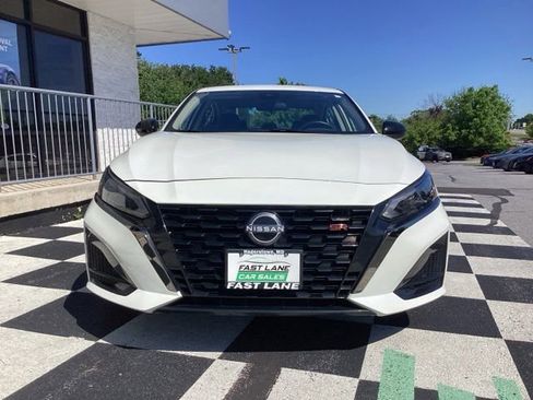Used 2025 Nissan Altima 2.5 SR FWD image 3
