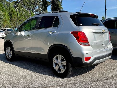 Used 2019 Chevrolet Trax LT w/ LT Convenience Package AWD/4WD image 3