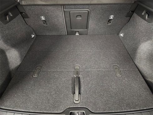 New 2026 Volvo XC40 B5 Plus w/ Protection Package Premier image 34