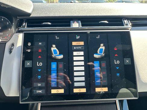 Used 2026 Land Rover Range Rover Velar S AWD/4WD image 26