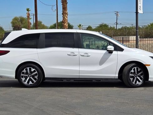 Used 2025 Honda Odyssey EX-L image 3