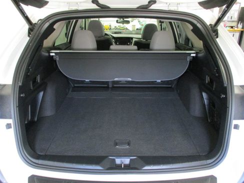 Used 2025 Subaru Outback Premium AWD/4WD image 13