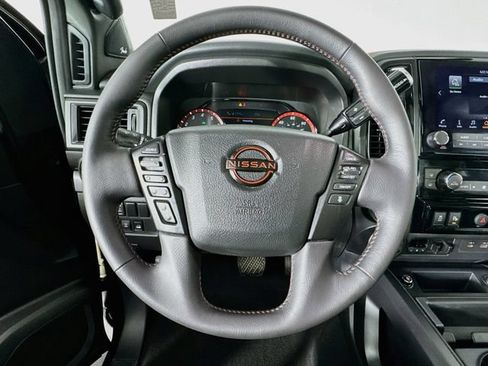 Used 2024 Nissan Titan PRO-4X w/ Pro-4x Convenience Package AWD/4WD image 11