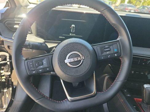 Used 2025 Nissan Kicks SR FWD image 23