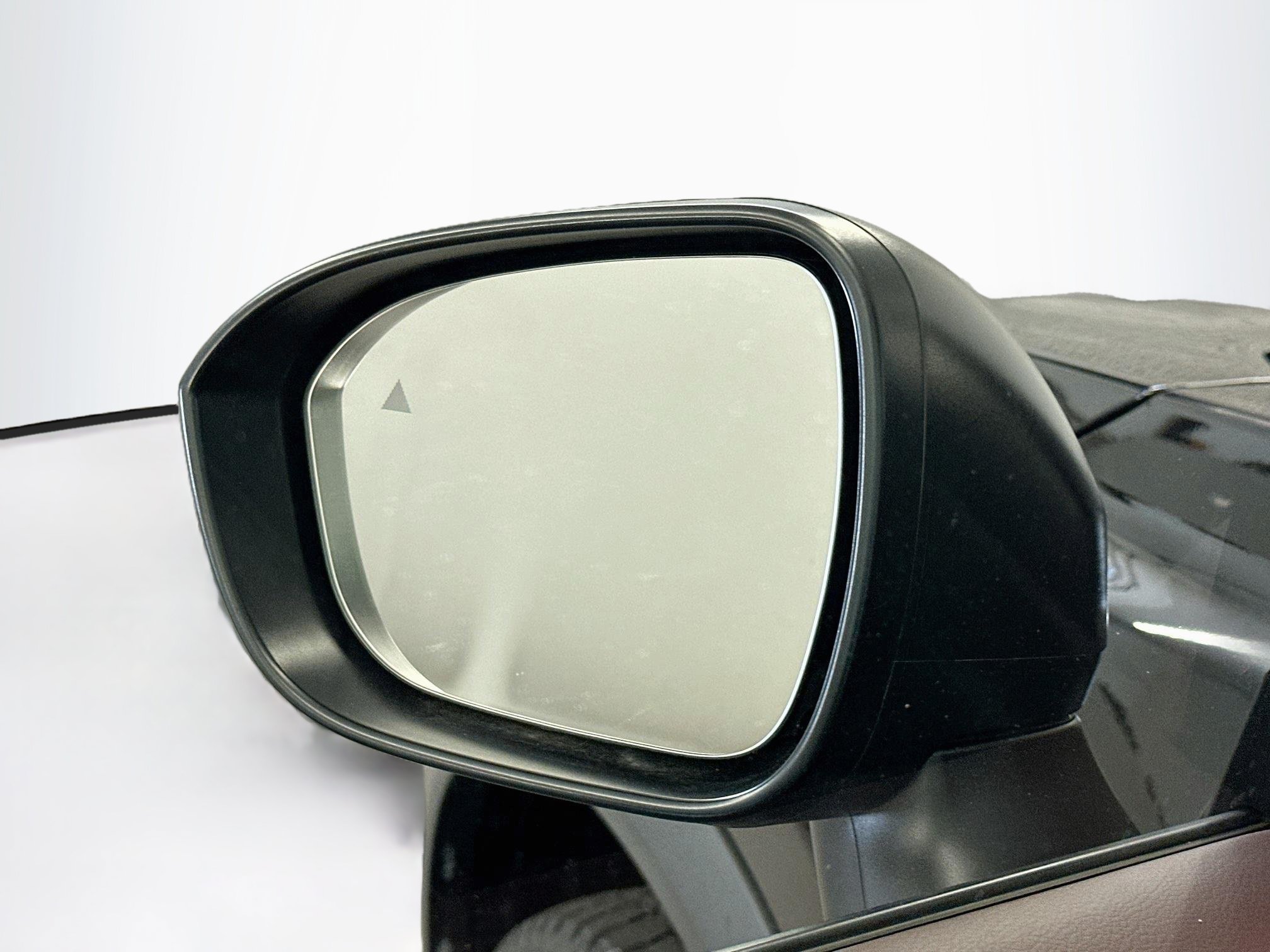 Used 2023 Nissan Rogue S AWD/4WD image 16