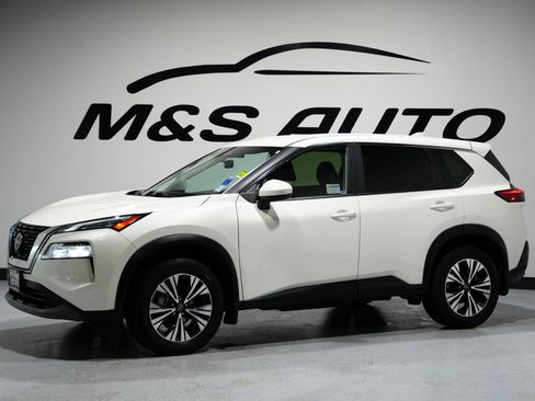 Used 2023 Nissan Rogue SV image 4