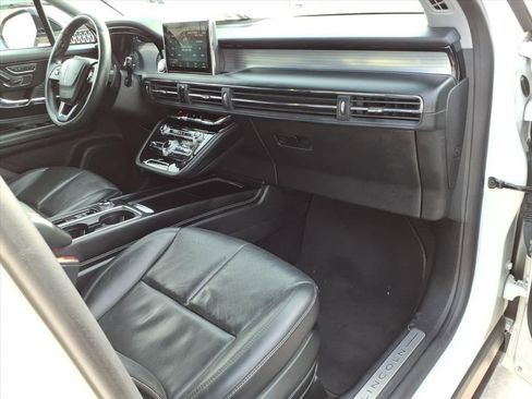 Certified 2022 Lincoln Corsair AWD w/ Premium Package image 9