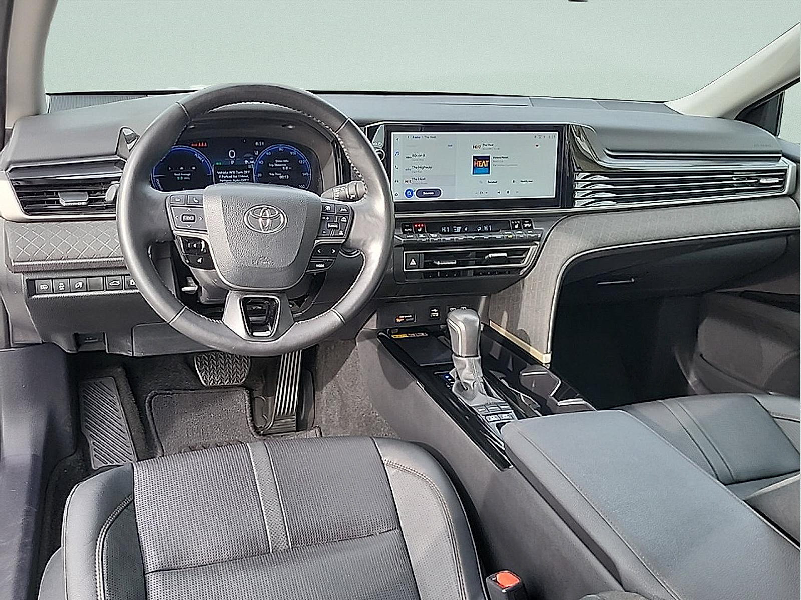 Used 2025 Toyota Camry XLE FWD image 15