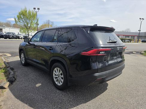 Used 2024 Toyota Grand Highlander XLE AWD/4WD image 5