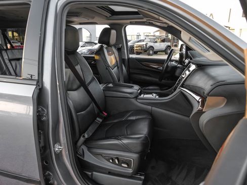 Used 2020 Cadillac Escalade ESV Luxury w/ Escalade Sport Edition image 39
