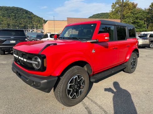 Used 2022 Ford Bronco Outer Banks AWD/4WD image 1