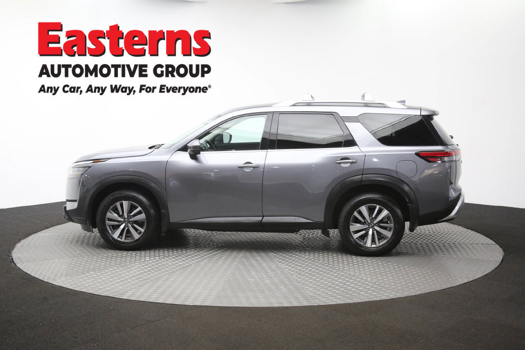 Used 2024 Nissan Pathfinder SL w/ Black Appearance Package AWD/4WD image 64