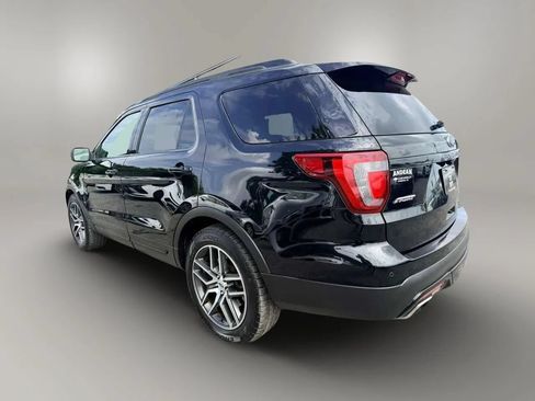 Used 2017 Ford Explorer Sport w/ Equipment Group 401A AWD/4WD image 9