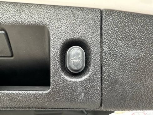 Used 2019 Cadillac Escalade Luxury AWD/4WD image 23