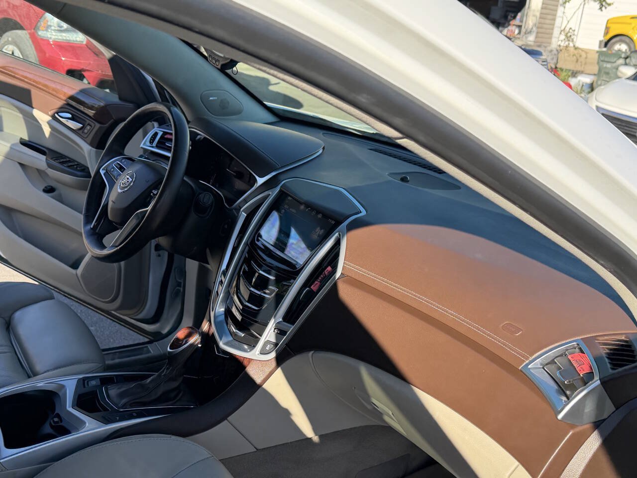 Used 2016 Cadillac SRX Luxury FWD image 9