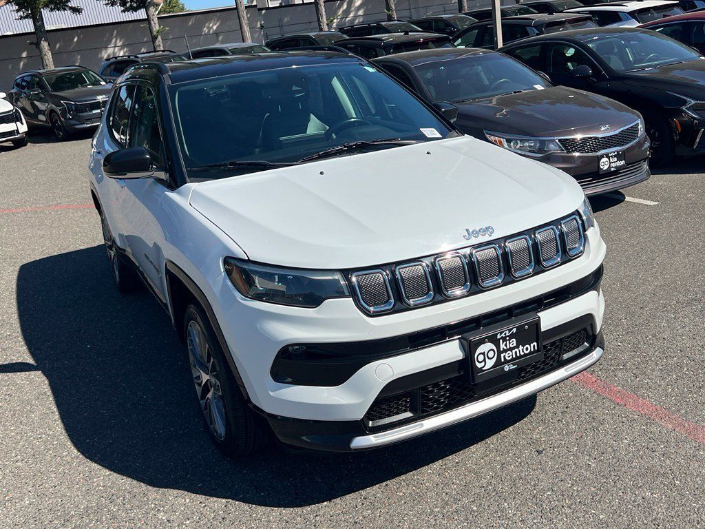 Used 2022 Jeep Compass Limited w/ Elite Group AWD/4WD image 3