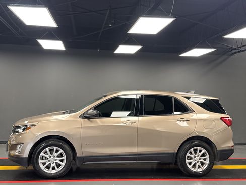 Used 2019 Chevrolet Equinox LS w/ LPO, Floor Liner Package FWD image 3