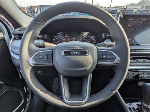 New 2026 Jeep Compass Latitude image 16