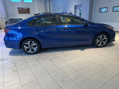 Used 2020 Kia Forte LXS image 2