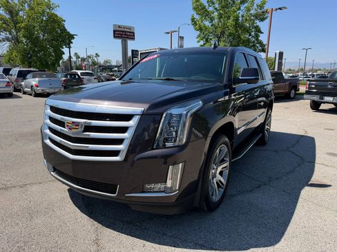 Used 2015 Cadillac Escalade Luxury AWD/4WD image 7