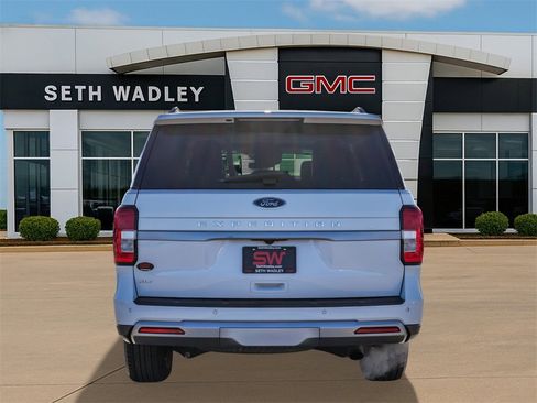Used 2024 Ford Expedition XLT image 6