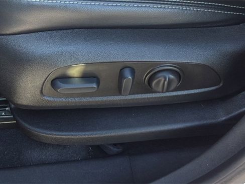 Used 2022 GMC Terrain SLT w/ LPO, Floor Liner Package image 11