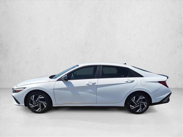 Certified 2025 Hyundai Elantra SEL FWD image 9