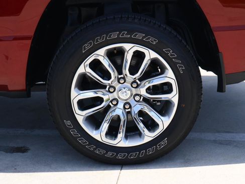 Used 2024 RAM 1500 Laramie AWD/4WD image 9