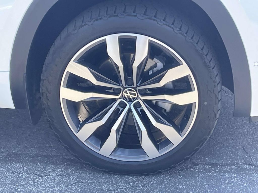 Used 2023 Volkswagen Atlas Cross Sport SEL Premium R-Line AWD/4WD image 5