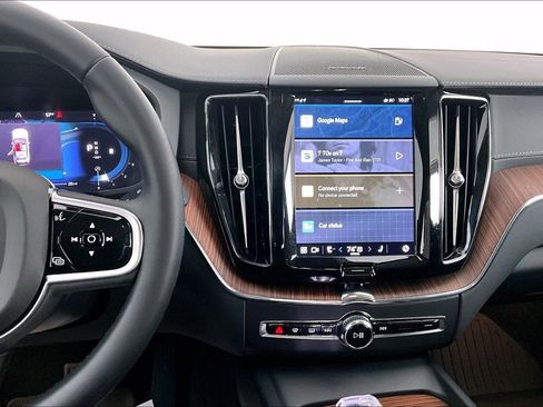 Certified 2023 Volvo XC60 B5 Ultimate w/ Climate Package image 9