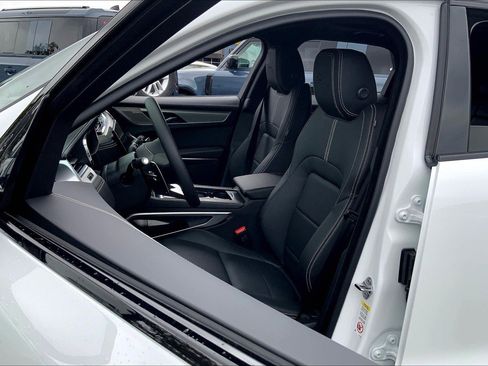 New 2026 Jaguar F-PACE R-Dynamic S image 10