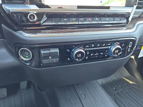 New 2026 GMC Sierra 1500 SLE AWD/4WD image 24