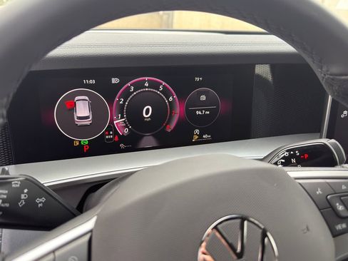 New 2026 Volkswagen Tiguan SE R-Line image 14