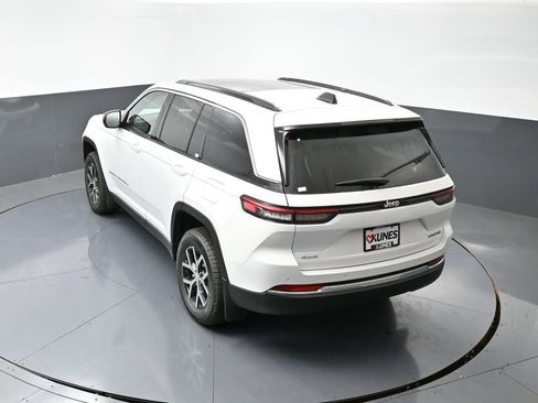 New 2025 Jeep Grand Cherokee Limited w/ Trailer Tow Package image 35