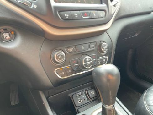 Used 2014 Jeep Cherokee Limited FWD image 19