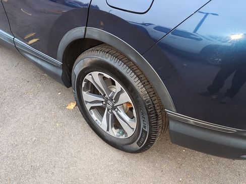 Used 2017 Honda CR-V LX image 9