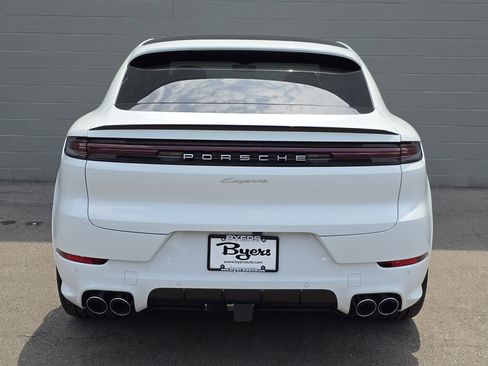New 2025 Porsche Cayenne Coupe image 8