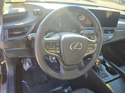 Used 2025 Lexus ES 350 w/ Premium Package image 25