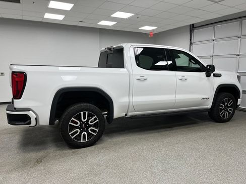 Used 2022 GMC Sierra 1500 AT4 w/ AT4 Premium Package AWD/4WD image 10