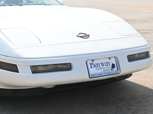 Used 1992 Chevrolet Corvette Convertible RWD image 21