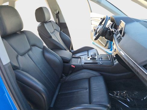 Used 2020 Audi Q5 e Premium Plus w/ Premium Plus Package image 12
