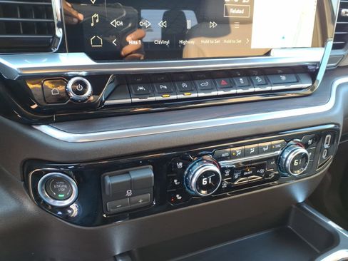 New 2026 GMC Sierra 1500 SLT w/ SLT Premium Plus Package image 14