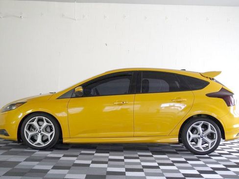 Used 2013 Ford Focus ST FWD image 2