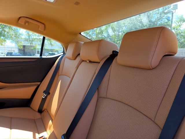 Used 2025 Lexus ES 350 w/ Premium Package FWD image 16