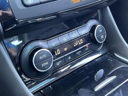 Used 2019 INFINITI QX30 Premium w/ Navigation Package image 33